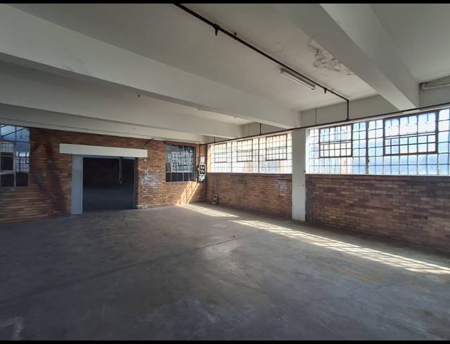 926M² WAREHOUSE TO LET IN BENROSE